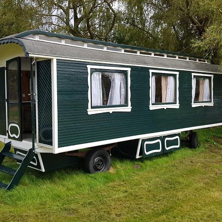 Gipsy Home Nieuwleusen Екстериор снимка